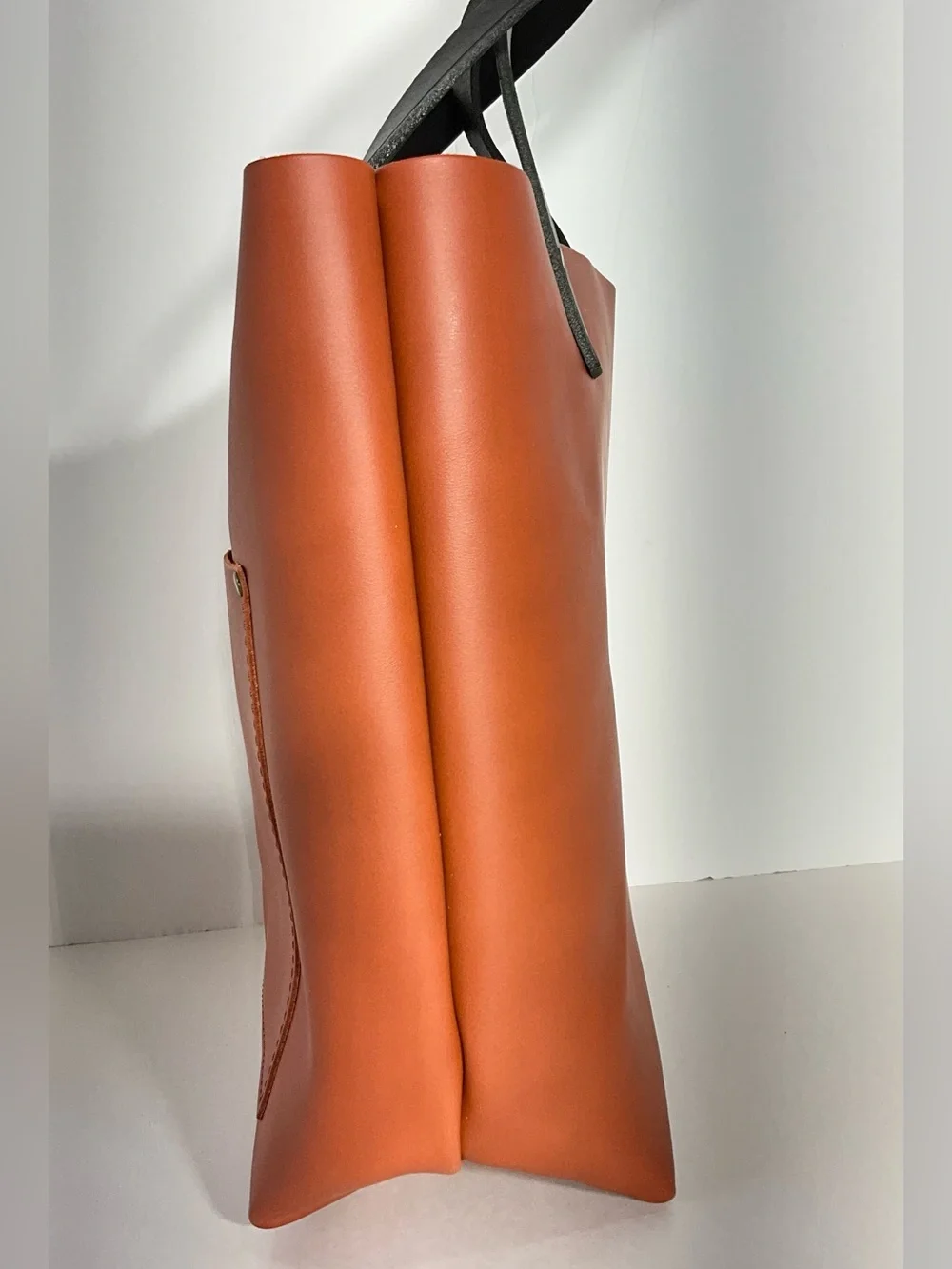 Portland Leather Medium Classic Tote in Clownfish-NEW